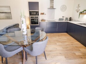 Dishwasher - The Grange Cottage 1, Waltham. (Grimsby)