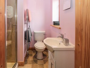 Shower - Farm Yard Cottage, Allerston (Pickering)