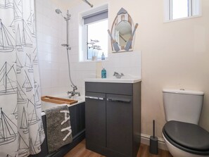 Shower - 48 Waxholme Road, Withernsea (Withernsea)