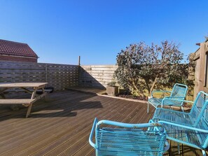 Outdoor dining - 48 Waxholme Road, Withernsea (Withernsea)