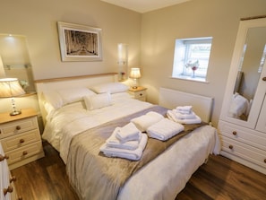 Room - Lough Island Reavy Cottage, Kilcoo, County Down (Newry)