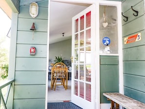 Outdoor dining - The Old School Bike Shed, Aberfoyle (Stirling)