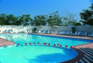 Seasonal outdoor pool - Hotel Bellevue Beach (Milano Marittima)