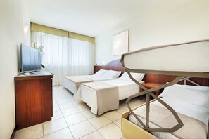 In-room safe, free cribs/infant beds, free WiFi, bed sheets - Hotel Bellevue Beach (Milano Marittima)