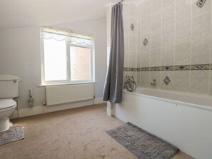 Shower - 1 Paythorne Farm Cottages, Small Dole (Henfield)