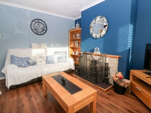 Fireplace - Charming Normandy Retreat in Nefyn (Pwllheli)