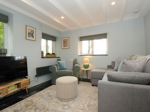 Living area - Rose Cottage, Callington (Callington)