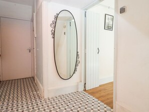 Interior - Goldhurst Apartment, Hastings. (Hastings)