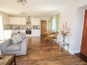 Living area - Middle Barn, Launceston (Launceston)