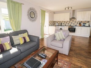 Living area - Middle Barn, Launceston (Launceston)