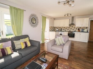 Living area - Middle Barn, Launceston (Launceston)