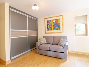 Living area - Dorado Lodge, Thorpe-on-the-Hill (Lincoln)