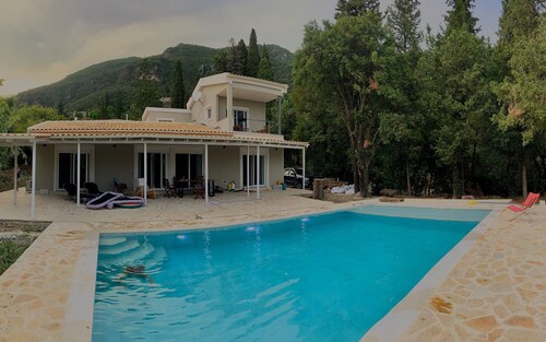 Villa Nina peaceful rural green nature 15 min walk to beach