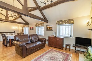 Living area - Dales Croft Apartment, Hartington (Buxton)