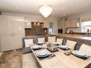 Dining - Tree Tops Retreat in Nenthead (Alston)