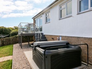 Terrace/patio - 65 Channel View, Ilfracombe (Ilfracombe)