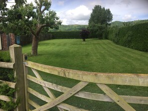 Property grounds - Yew Tree Cottage, Malvern (Malvern)