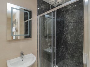 Shower - Whinney in Embleton, sleeps 4. (Alnwick)