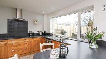 Dishwasher, highchair