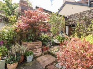 Property grounds - The Pound in Porlock, Somerset (Minehead)