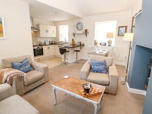 Living area - Driftwood Apartment, Amble (Morpeth)