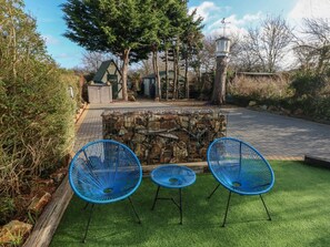 Terrace/patio - Dolwern, Dinas Cross (Newport)