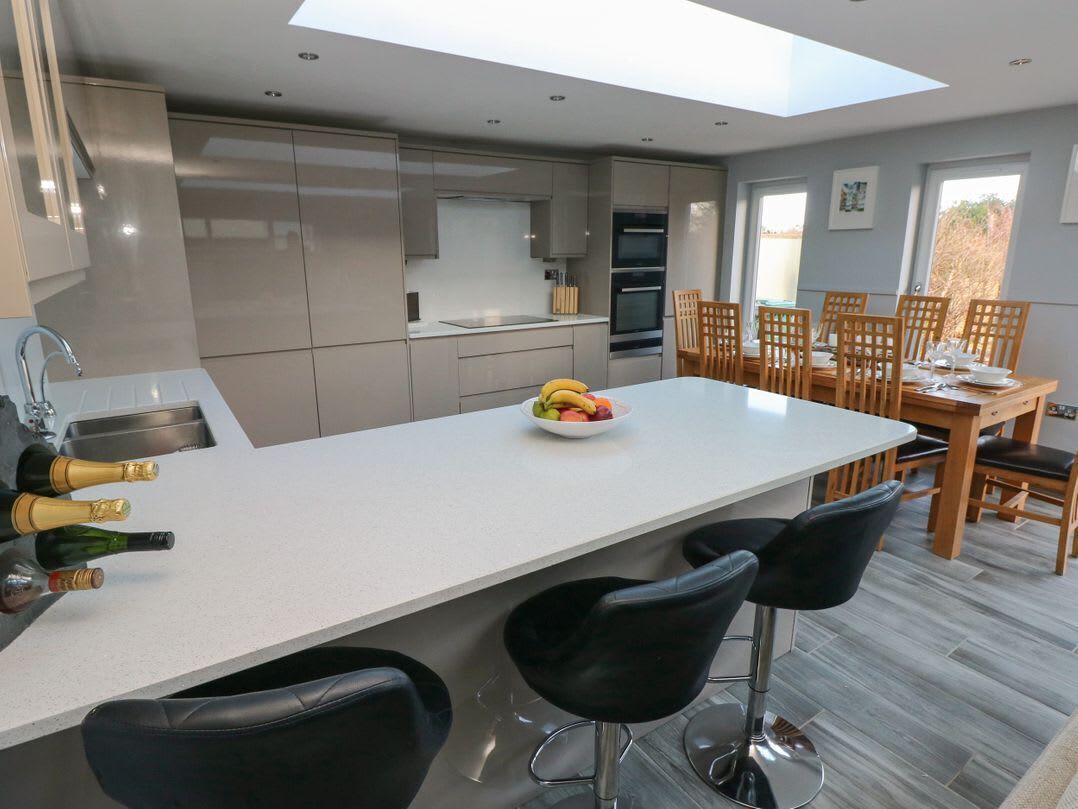 Dishwasher, highchair
