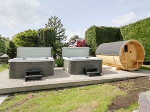 Terrace/patio - Gwern Borter Manor, Conwy (Conwy)