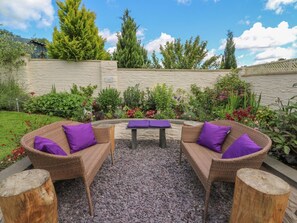 Property grounds - Gwynfa, Newcastle Emlyn (Newcastle Emlyn)