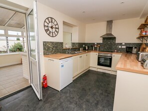 Dishwasher - Gwynfa, Newcastle Emlyn (Newcastle Emlyn)