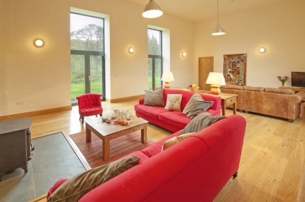 Living area - Achaglachgach Stables, Tarbert (Tarbert)