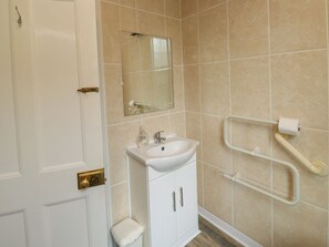 Shower - Tidal Reach in Paignton, Devon (Paignton)