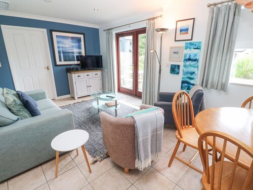 Chy Lowena, Goldenbank. 2 bed.