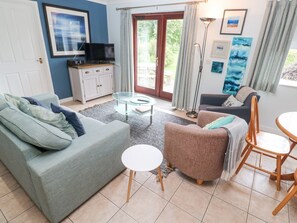 Living area - Chy Lowena, Goldenbank. 2 bed. (Falmouth)