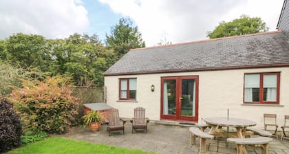 Chy Lowena, Goldenbank. 2 bed.