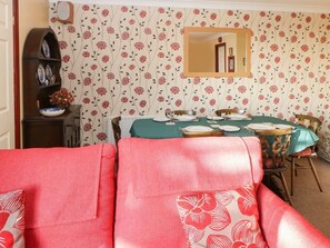 Dining - Thornlea: A Charming Retreat in Richmond (Richmond)