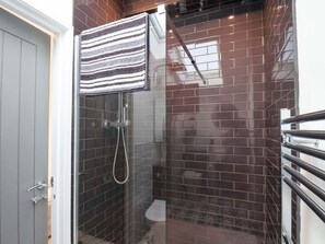 Shower - Sandy Nook, Marske-By-The-Sea (Redcar)