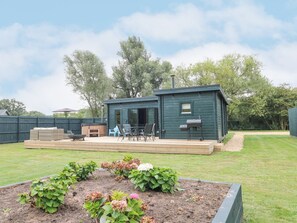 Terrace/patio - Lodge 2, Edith Weston, Rutland (Oakham)