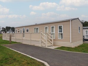 Exterior - Whispering Willows, Cayton Bay (Scarborough)