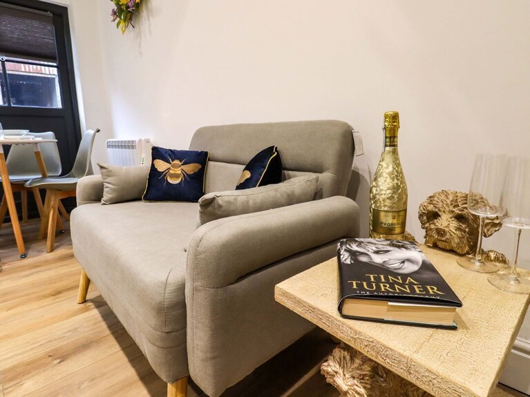 Kingfisher Cottage In Ottinge In Kent - Kent