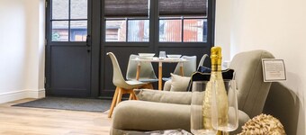 Kingfisher Cottage in Ottinge in Kent