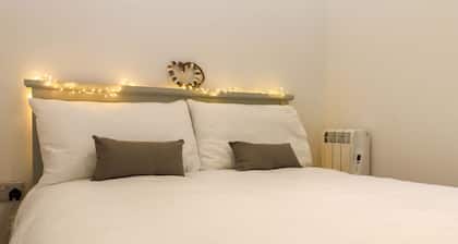 Kingfisher Cottage in Ottinge in Kent