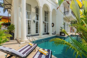 Outdoor pool - ELIVAAS Yashgeet 4 BHK Villa with Pool (Siolim)