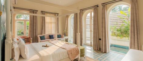 Luxury-Villa, Balkon, Gartenblick