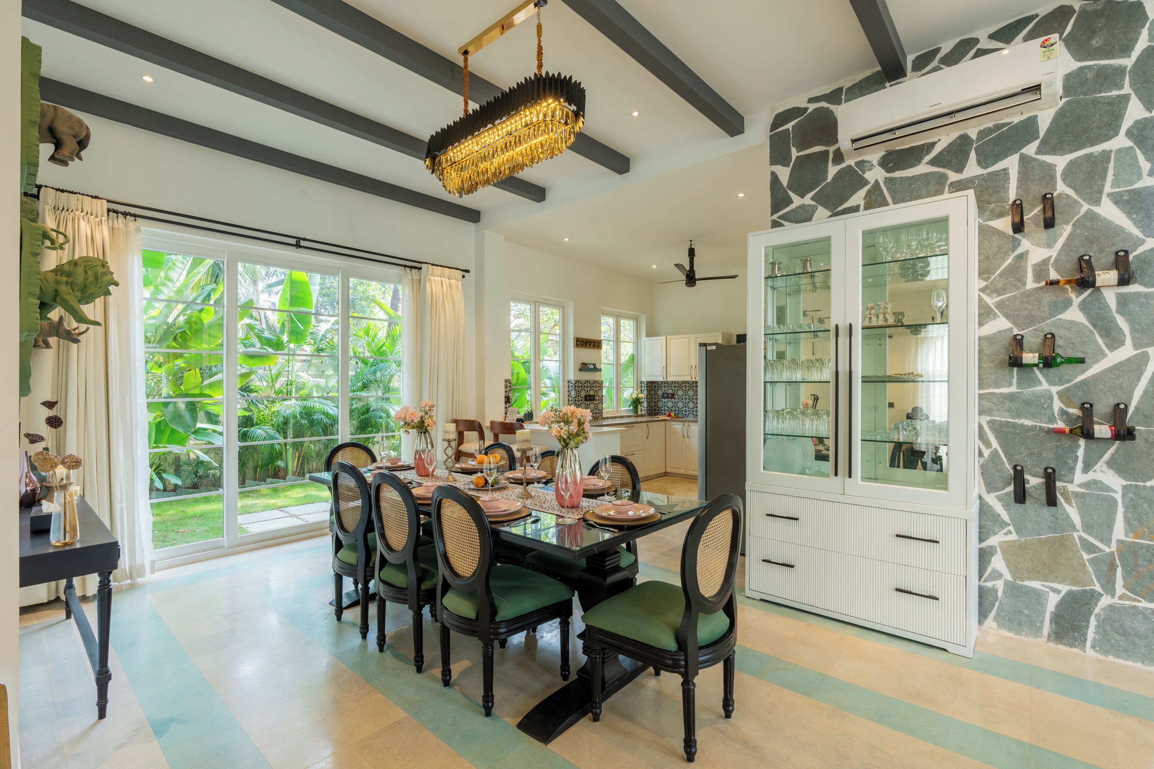 Luxury Villa, Balcony, Garden View | Dining