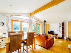 Living area - 2 Water's Edge, Lanreath (Looe)