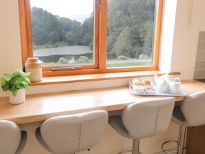 Dining - Hendre, Penybontfawr (Oswestry)