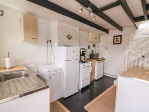Private kitchen - Taliharris Cottage, Llandysul (Llandysul)