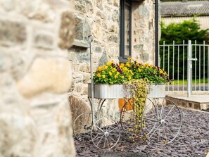 Property grounds - Granar, Llangwm, Conwy (Corwen)