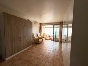Living area - Studio sea view, AC, pets welcome - 2 guests (Le Barcarès)